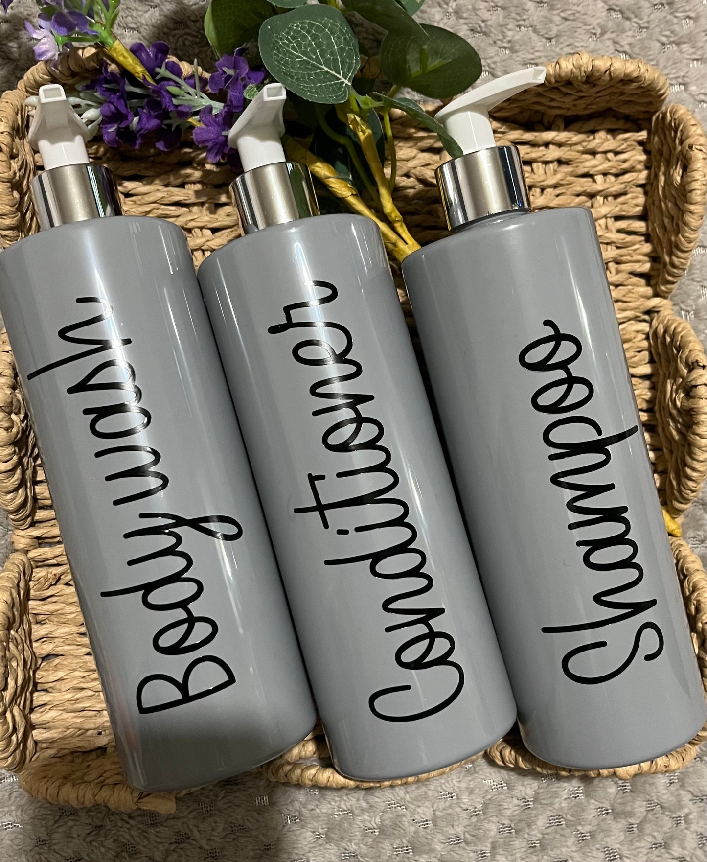 Bathroom cosmetic set