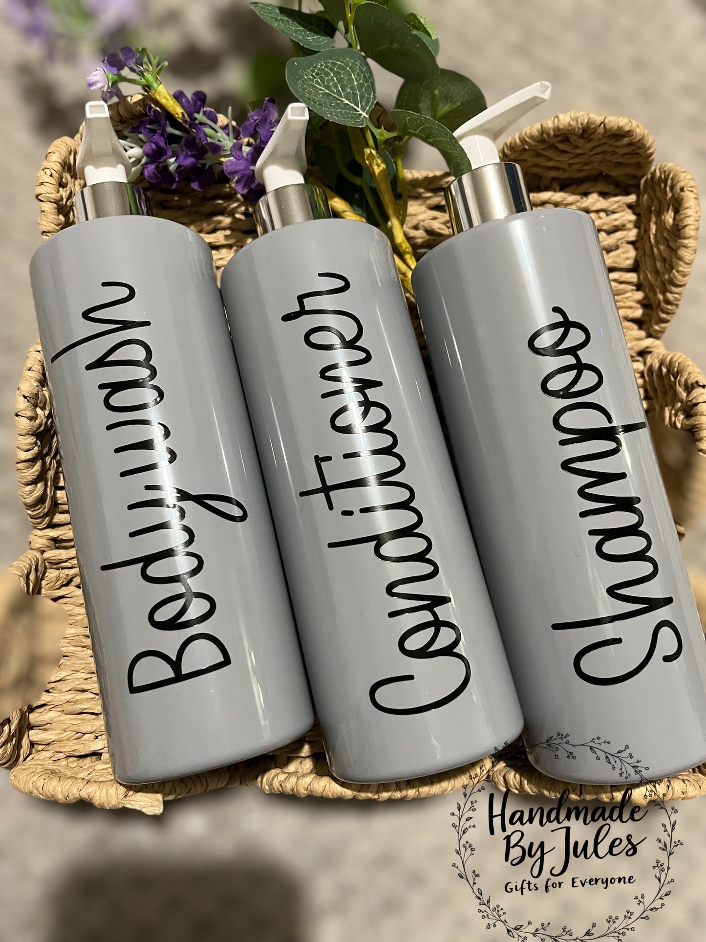 Bathroom cosmetic set