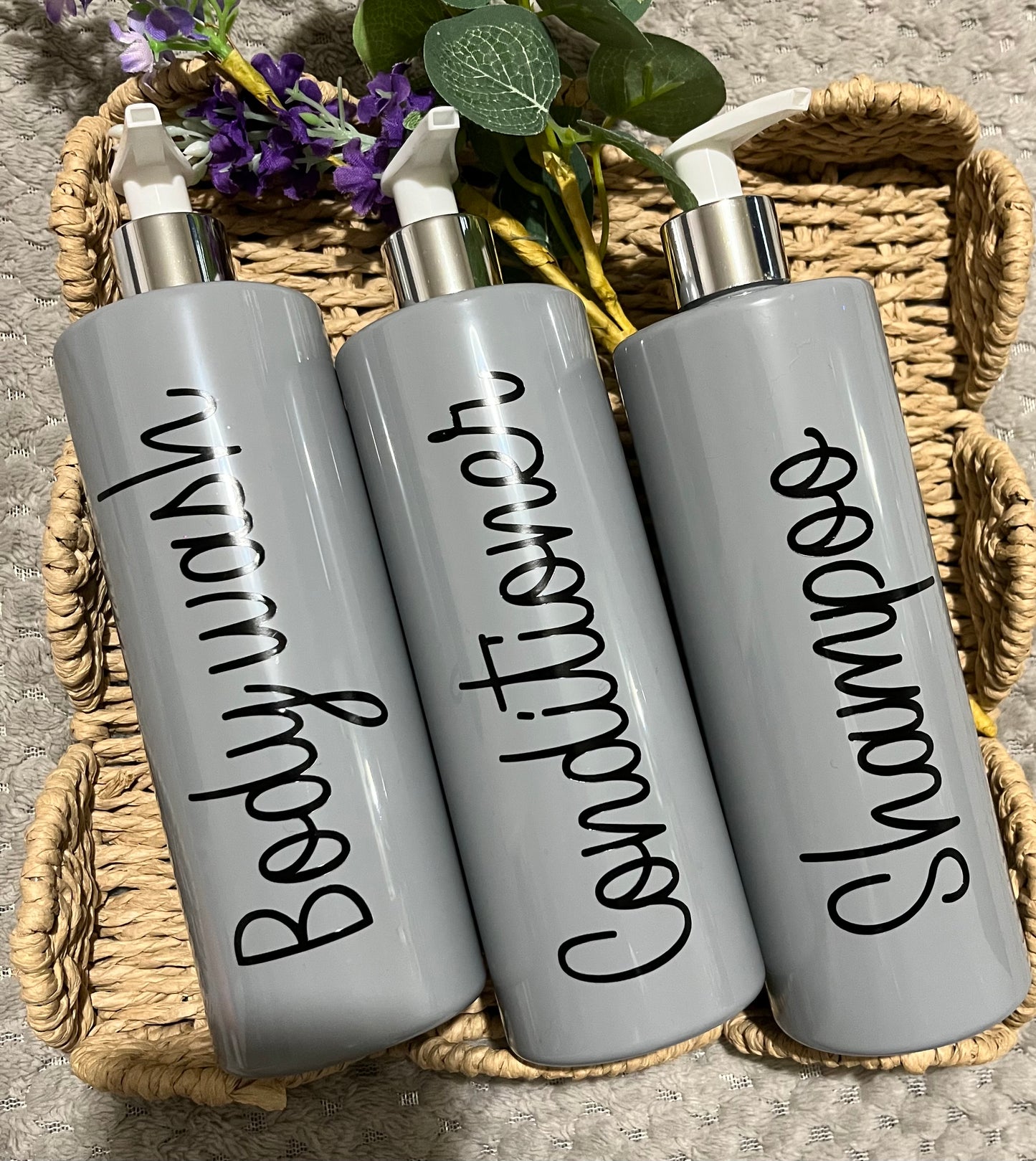 Bathroom cosmetic set
